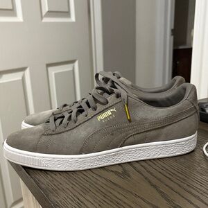 PUMA Suede Sneakers in Taupe with White Soles (SIZE 11)